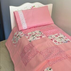 Charming Pink Doll Quilt Set